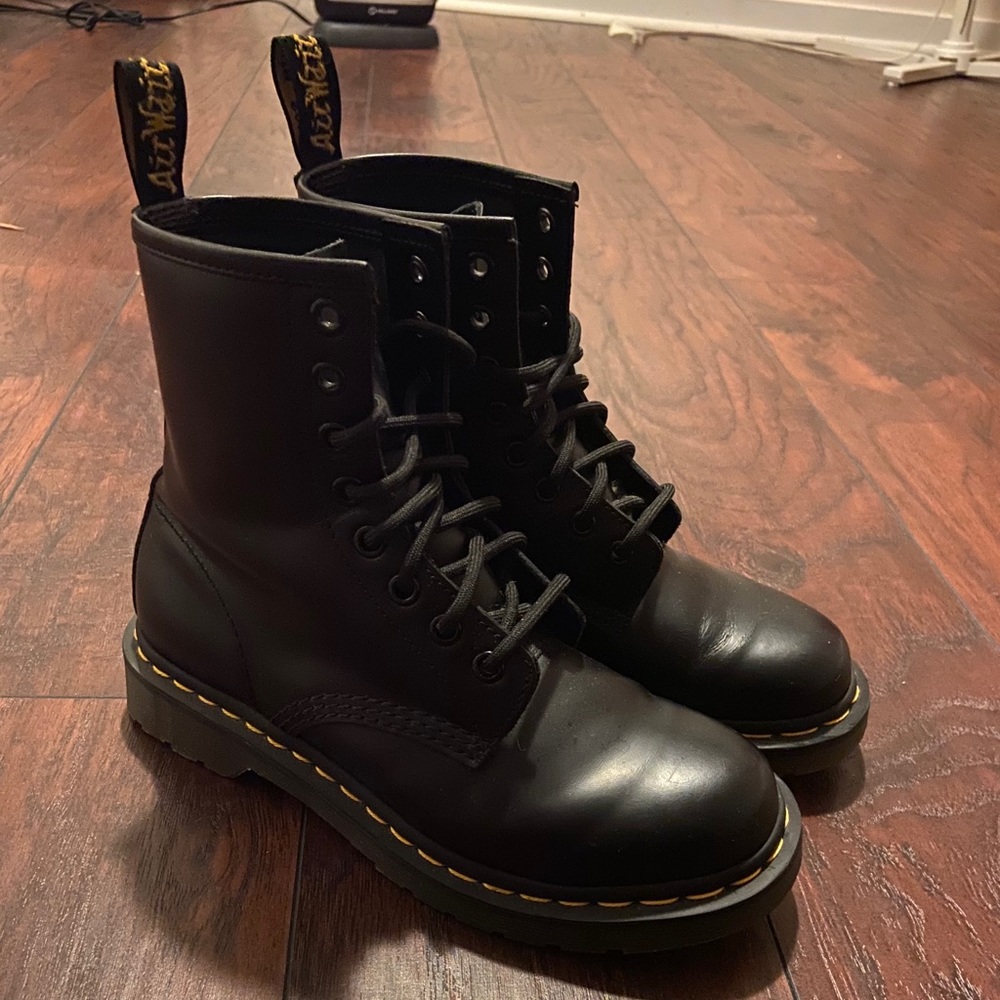Dr. Martens 1460 smooth leather boots